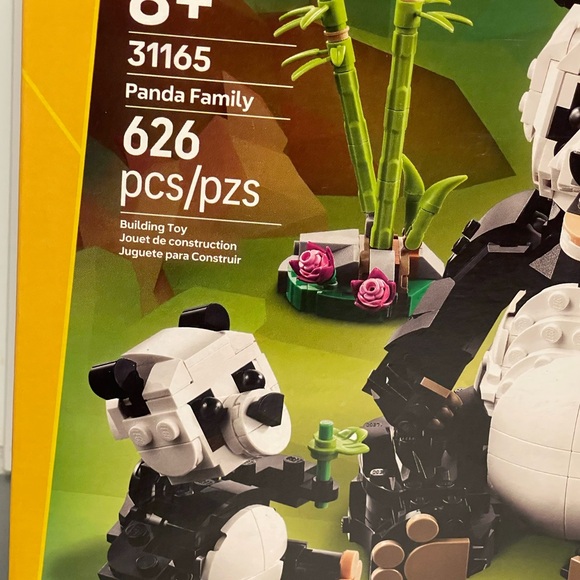 LEGO Creator 3in1 Panda Family Building Set - 31165 626Pcs 8+ NIB Sealed - Picture 3 of 11